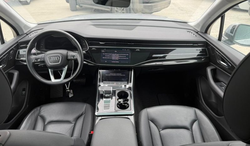 
								Audi Q7 full									