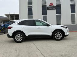 
										Ford Escape full									