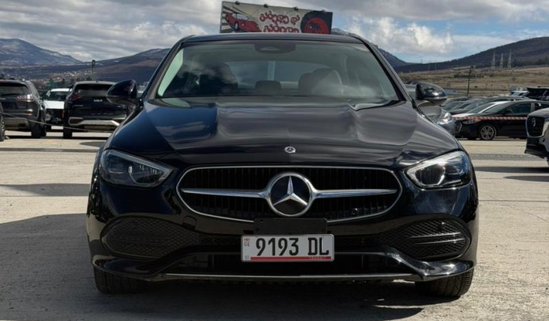 
								Mercedes-Benz C-Class full									