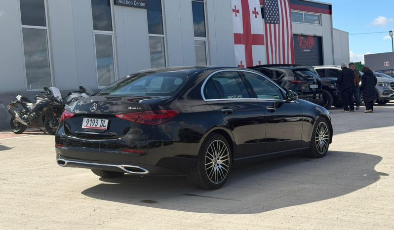 
								Mercedes-Benz C-Class full									