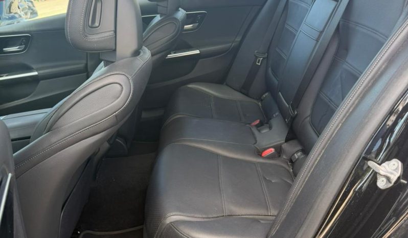 
								Mercedes-Benz C-Class full									