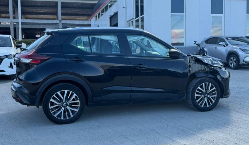 
								Nissan Kicks full									