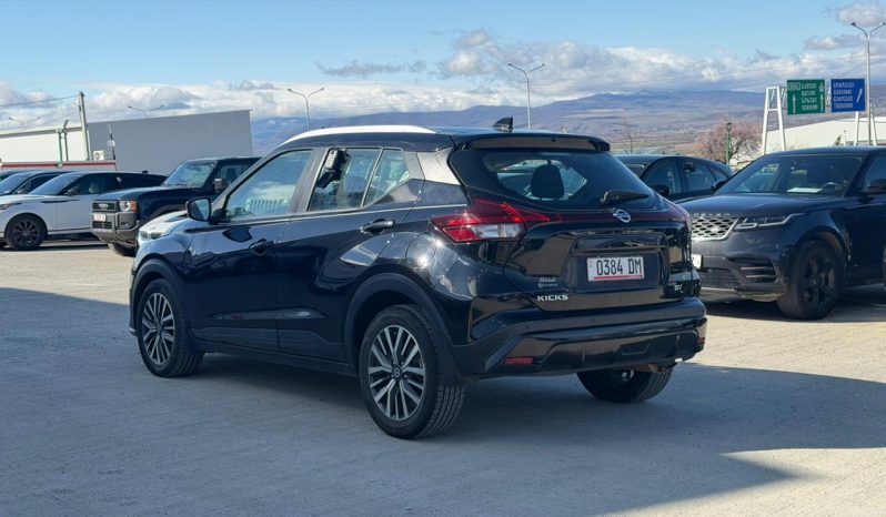 
								Nissan Kicks full									