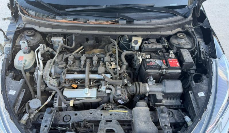 
								Nissan Kicks full									