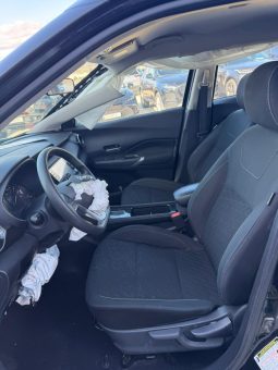 
										Nissan Kicks full									