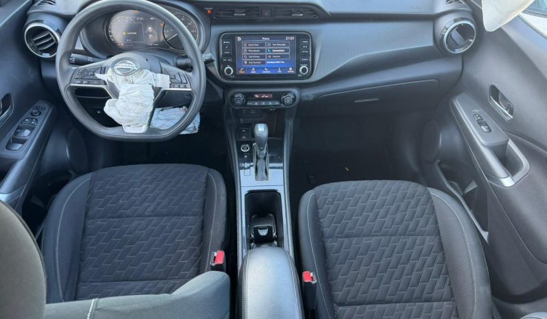 
								Nissan Kicks full									