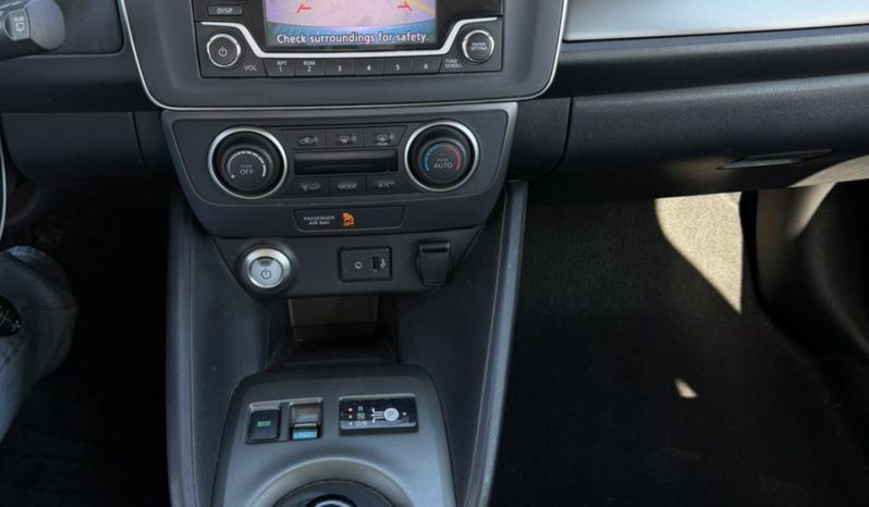 
								2019 Nissan Leaf full									