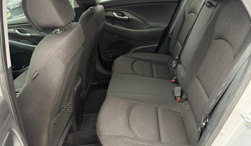 
								HYUNDAI ELANTRA GT full									