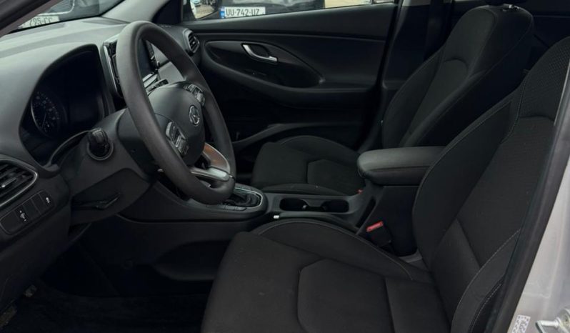 
								HYUNDAI ELANTRA GT full									