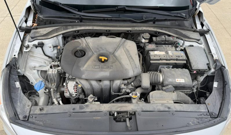 
								HYUNDAI ELANTRA GT full									