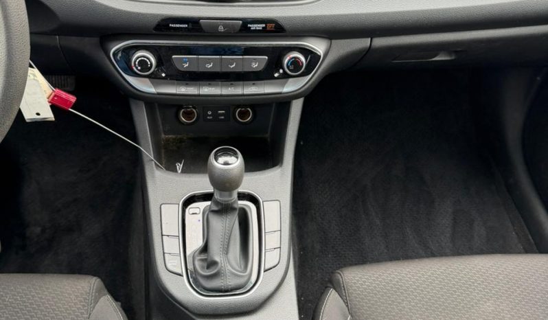 
								HYUNDAI ELANTRA GT full									