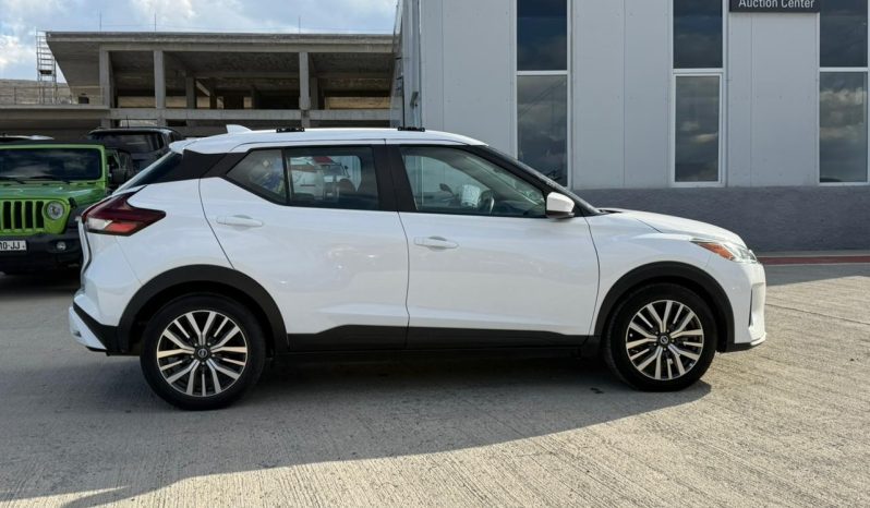 
								Nissan Kicks full									