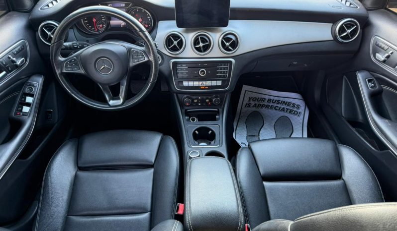 
								MERCEDES-BENZ GLA 250 full									