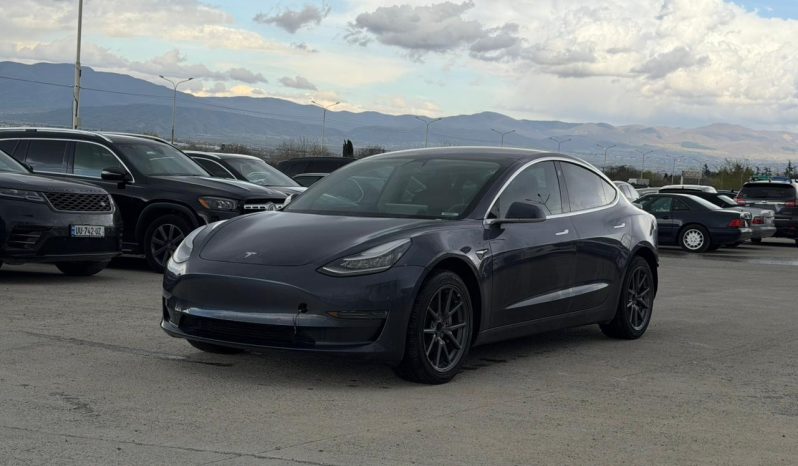 
								Tesla MODEL 3 full									