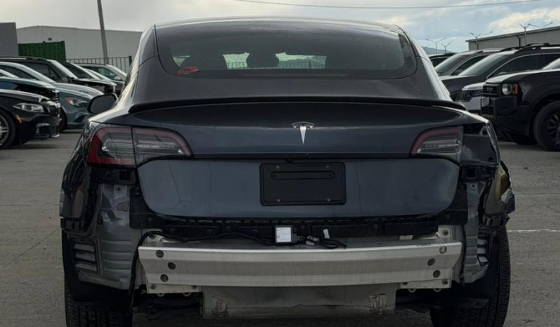 
								Tesla MODEL 3 full									