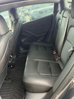 
										Tesla MODEL 3 full									