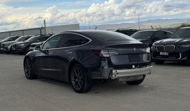
								Tesla MODEL 3 full									