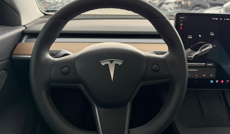
								Tesla MODEL 3 full									
