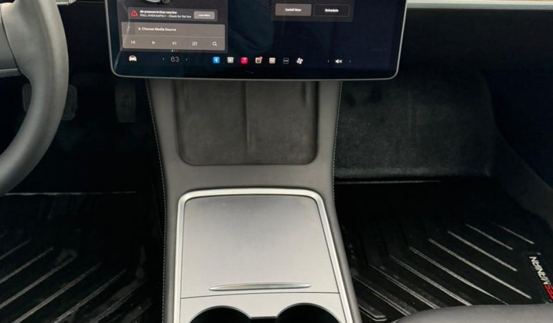 
								Tesla MODEL 3 full									
