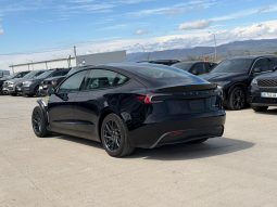 
										Tesla Model 3 full									