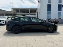 
										Tesla Model 3 full									