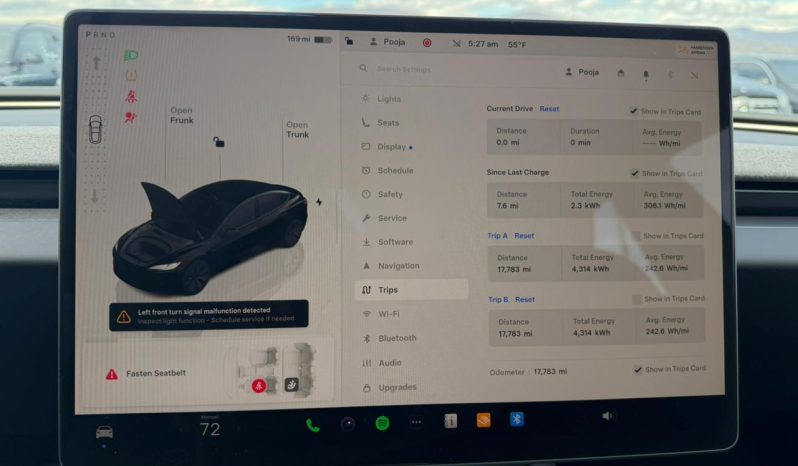 
								Tesla Model 3 full									