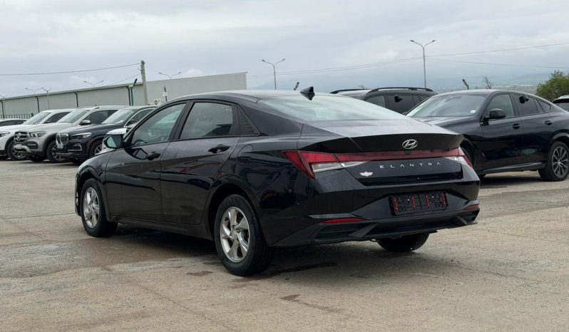 
								HYUNDAI ELANTRA full									