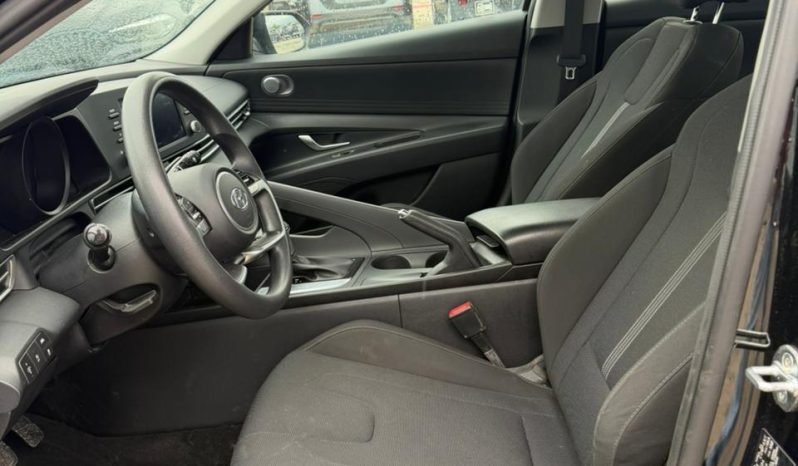 
								HYUNDAI ELANTRA full									