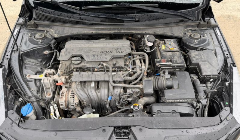 
								HYUNDAI ELANTRA full									