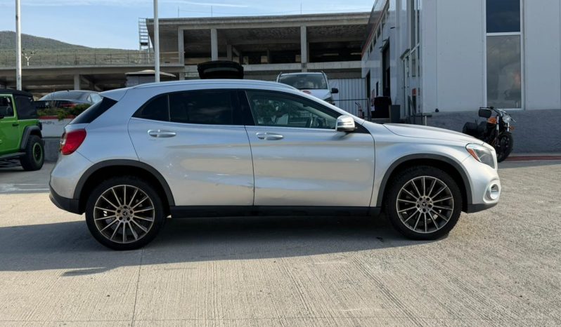 
								MERCEDES-BENZ GLA 250 full									