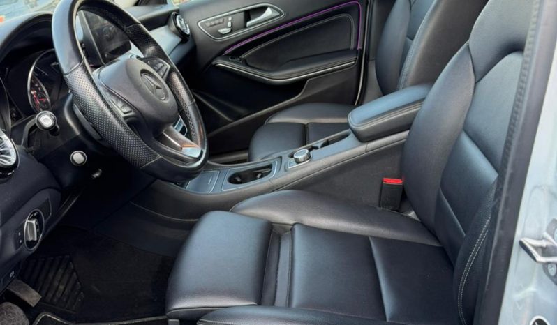 
								MERCEDES-BENZ GLA 250 full									