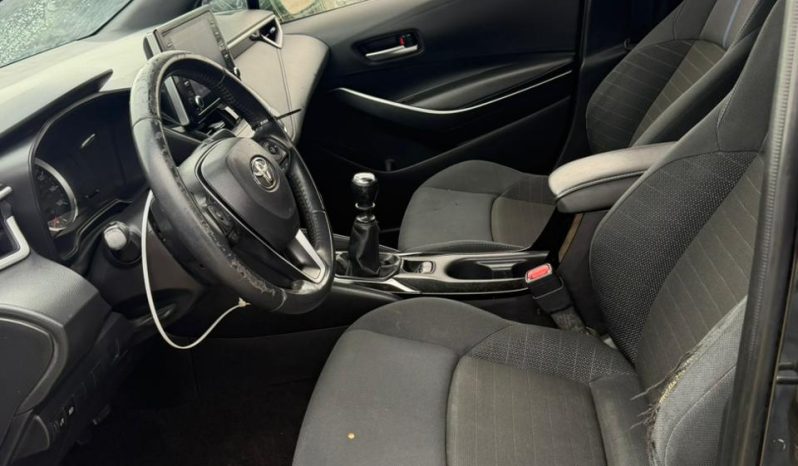
								Toyota Corolla full									
