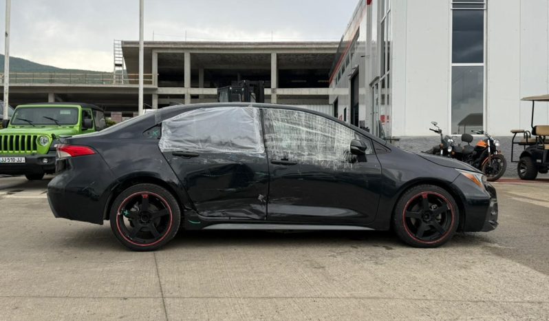 
								Toyota Corolla full									