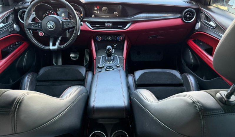 
								Alfa Romeo Stelvio Quadrifoglio full									