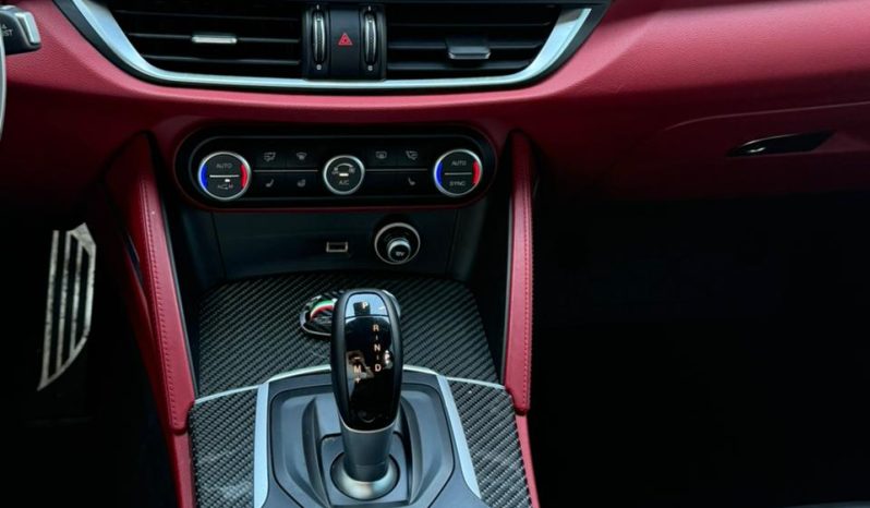 
								Alfa Romeo Stelvio Quadrifoglio full									