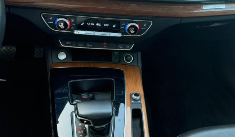 
								Audi Q5 full									