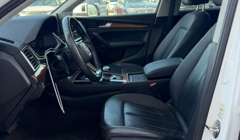 
								Audi Q5 full									