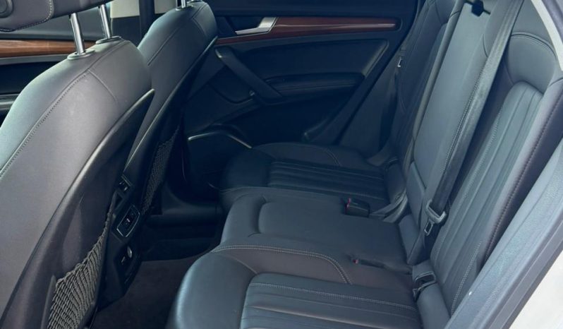 
								Audi Q5 full									
