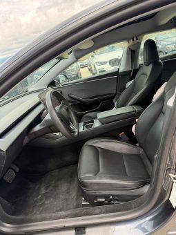 
										Tesla Model 3 full									