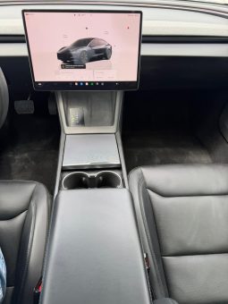 
										Tesla Model 3 full									