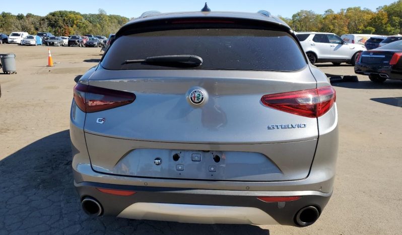 
								2018 Alfa Romeo Stelvio full									