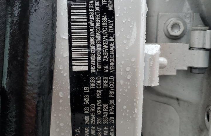 
								Alfa Romeo Stelvio Quadrifoglio full									