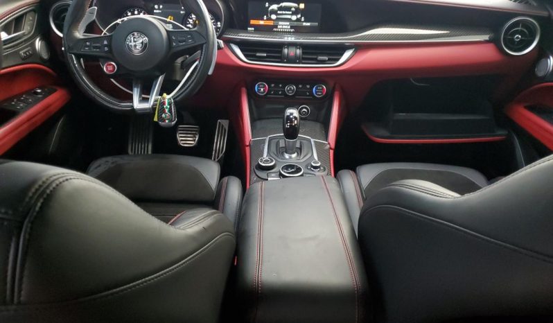 
								Alfa Romeo Stelvio Quadrifoglio full									