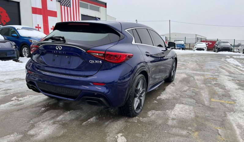
								INFINITI QX30 full									