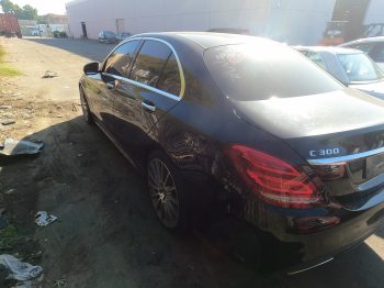 MERCEDES-BENZ C300