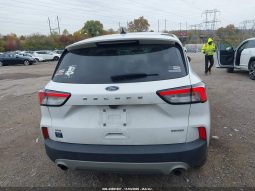 
										2022 Ford Escape full									