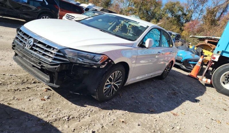 
								VOLKSWAGEN JETTA full									