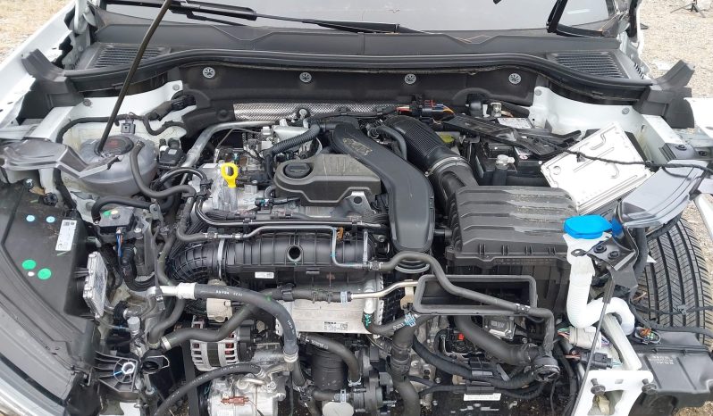 
								VOLKSWAGEN TAOS full									