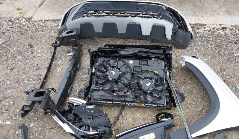 
								VOLKSWAGEN TAOS full									