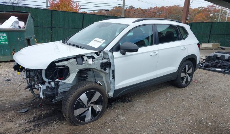 
								VOLKSWAGEN TAOS full									